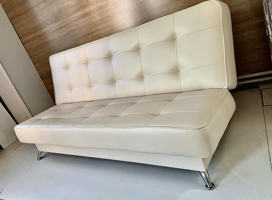 Вибираємо якісний диван для сну: ортопедичний матрац і зручний механізм розкладання.