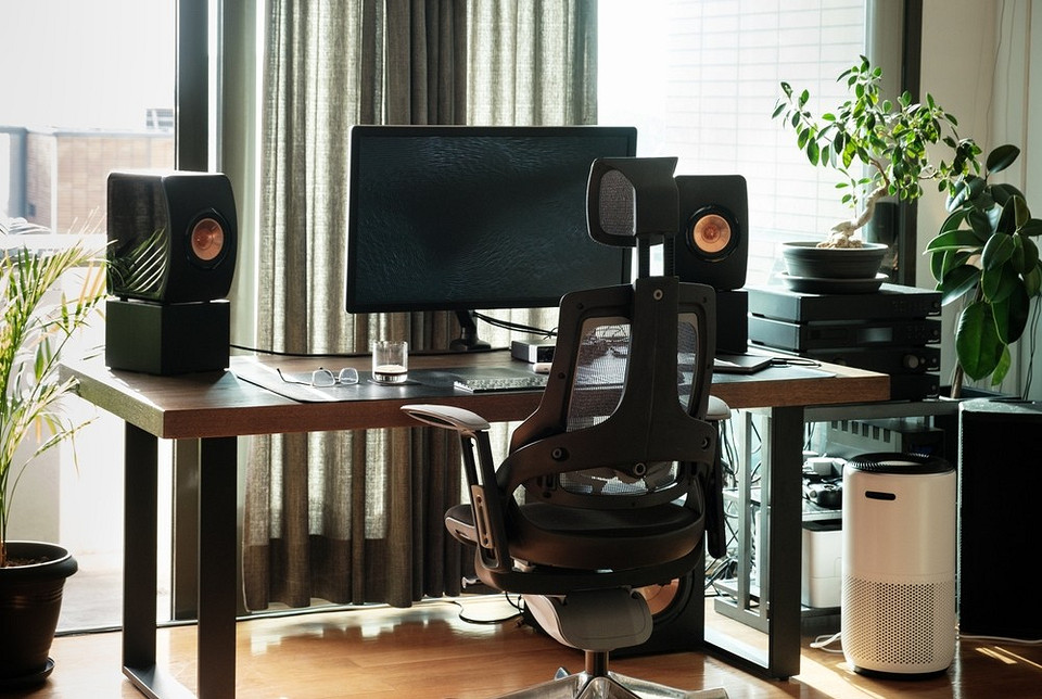 Вибір комп'ютерного крісла: зверніть увагу на газліфт 4-ї категорії та ергономічні підлокітники