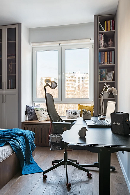 Сучасне комп'ютерне крісло з сітчастою спинкою: ергономічний стілець для офісу.