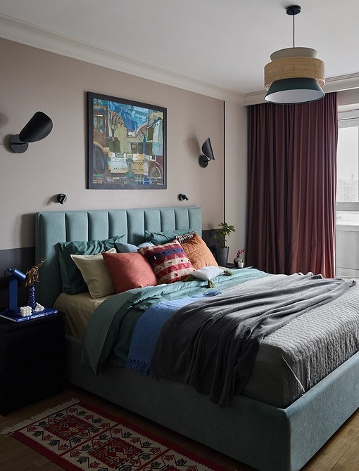 Спальня: комфорт та стиль Інтер'єр спальні з двоспальним ліжком та ортопедичним матрацом