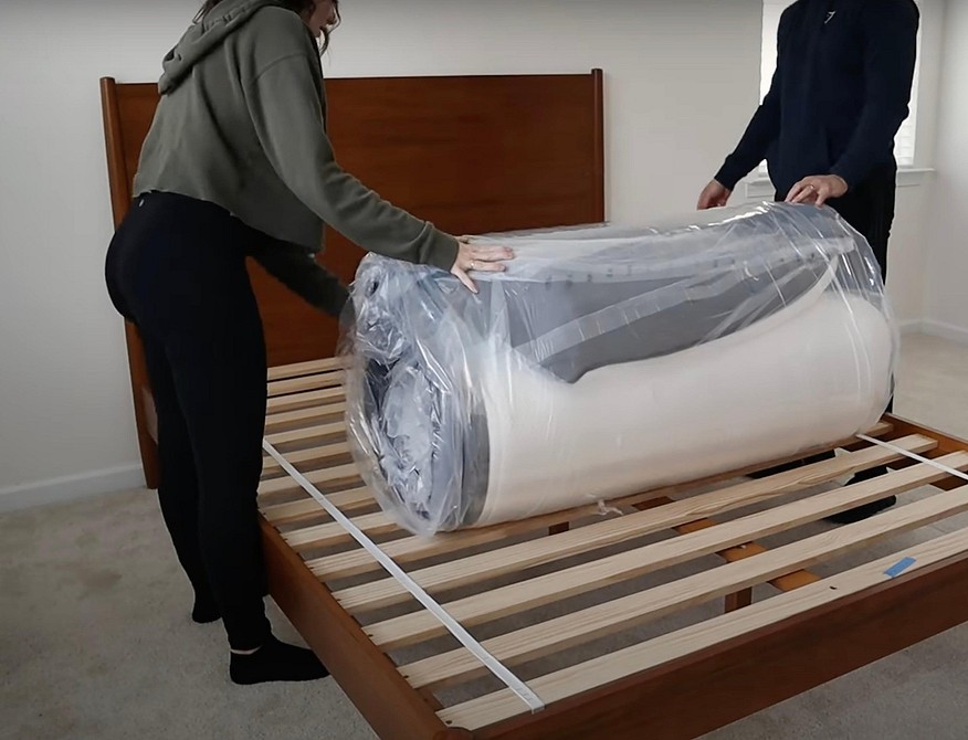 Ліжко з тумбочками: зручне рішення для організації простору в спальні.