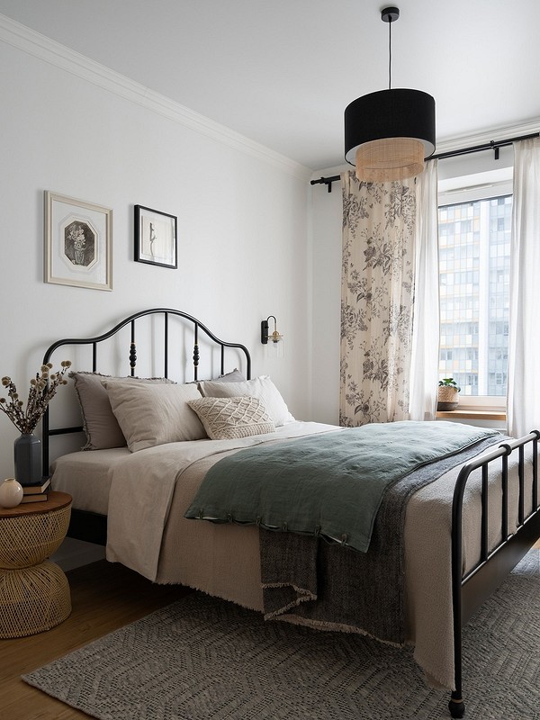 Сучасна спальня з великим ліжком: ідеальний вибір для комфортного сну.