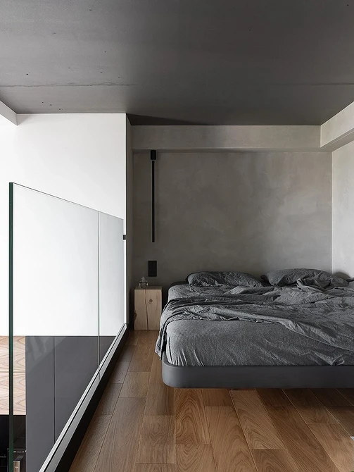 Кровать в стиле лофт с акцентом на натуральные материалы и простоту.