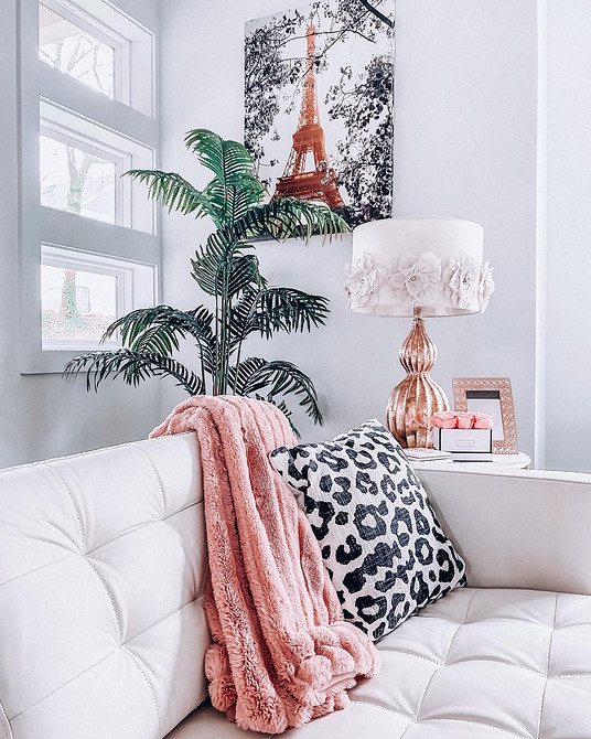 Шкіряний диван для вітальні: вибір кольору та стиль меблів, інтер'єр.