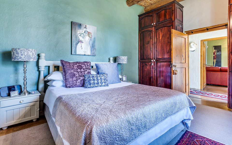 Екологічні фасади Екологічні дерев'яні фасади меблів, що гармонійно вписуються в сучасний інтер'єр, створюючи затишок.