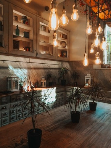 Фасади з лиственниці Вишукані дерев'яні фасади меблів з лиственниці, стійкі до вологи та з унікальною текстурою.