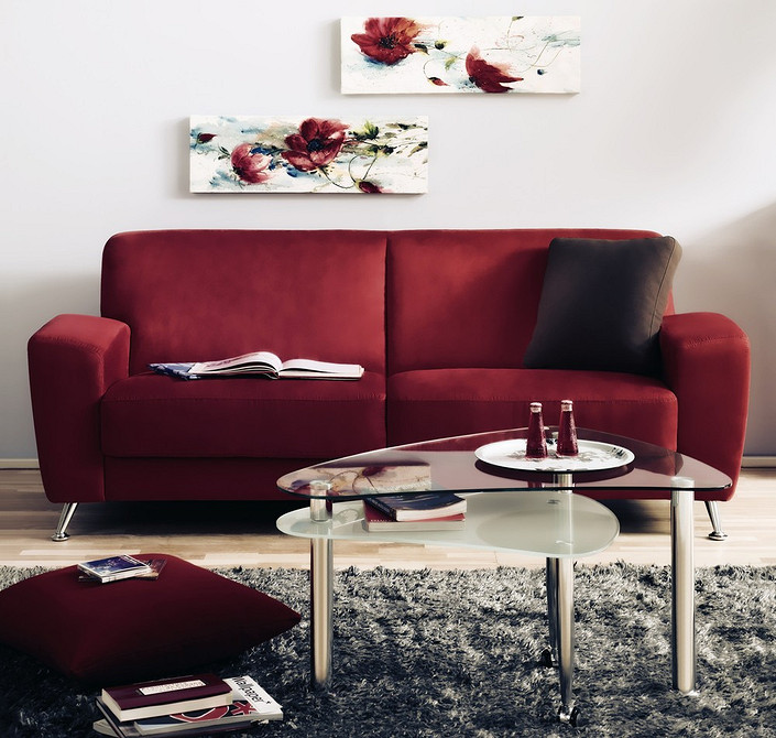 Червоний диван: вибір відтінку для гармонійного поєднання з меблями