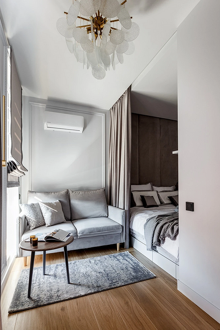 Затишне узголів'я Дизайн спальні з ліжком з м'яким узголів'ям та теплими кольорами, тренди ліжок 2026.