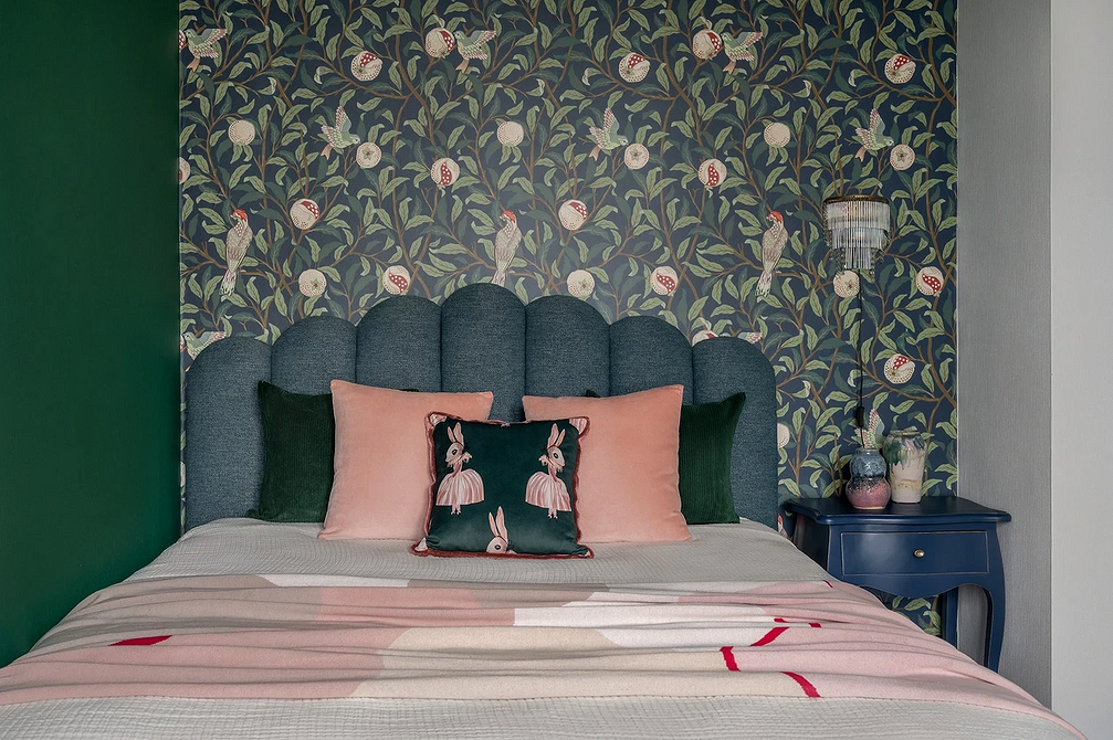 Дизайн спальні 2026 з полуторним ліжком, мінімалістичний стиль та сучасні тренди