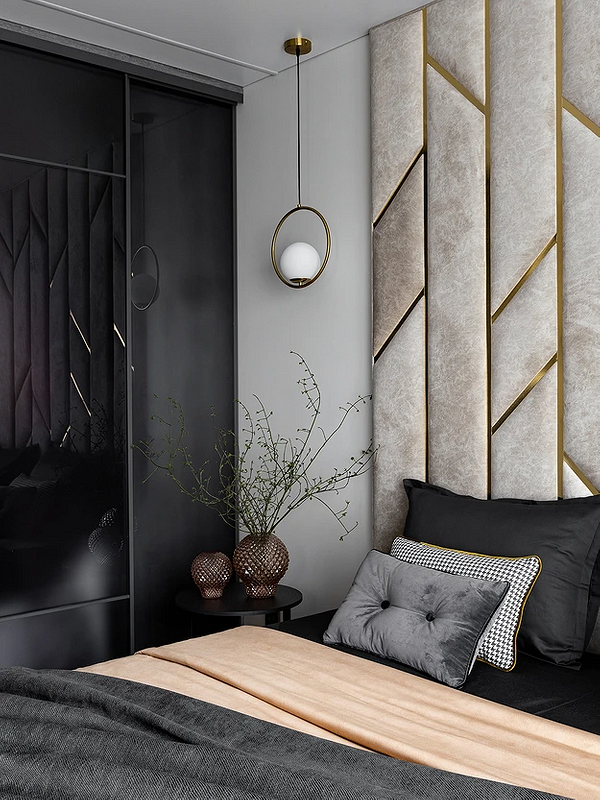 Світла оббивка Велике ліжко з м'якою оббивкою в світлих тонах, тренди 2026.