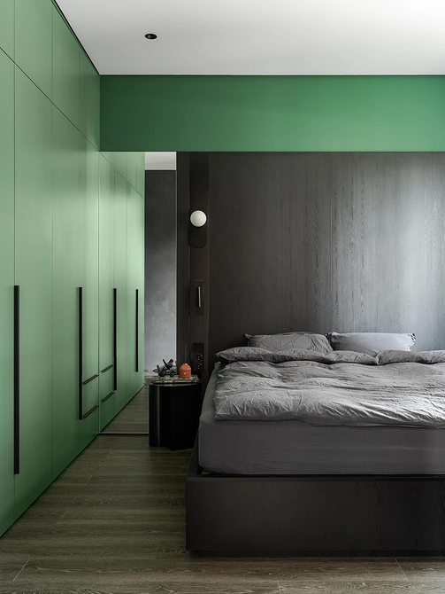 Дзен у спальні Низьке ліжко в японському стилі з мінімумом декору, тренди 2026.