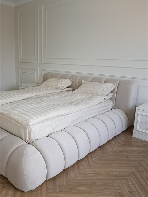 Дизайн спальні 2026 з круглим ліжком: оригінальність та неповторний стиль в інтер'єрі.