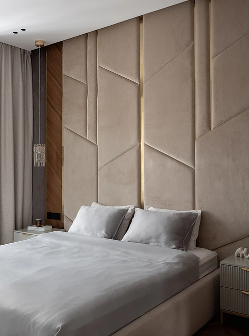 Кругла спальня 2026 з м'яким круглим ліжком та декоративними подушками.