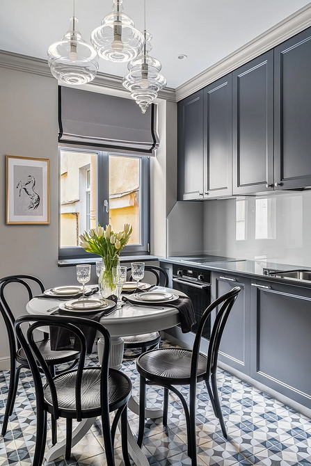 Затишок круглої кухні Дизайн кухні з круглим столом: елегантна обідня зона для родинних зустрічей в мінімалістичному стилі