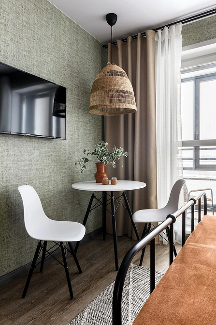 Класичний круглий обідній стіл Обідній стіл круглої форми в класичному інтер'єрі: вишуканість та комфорт 2026.