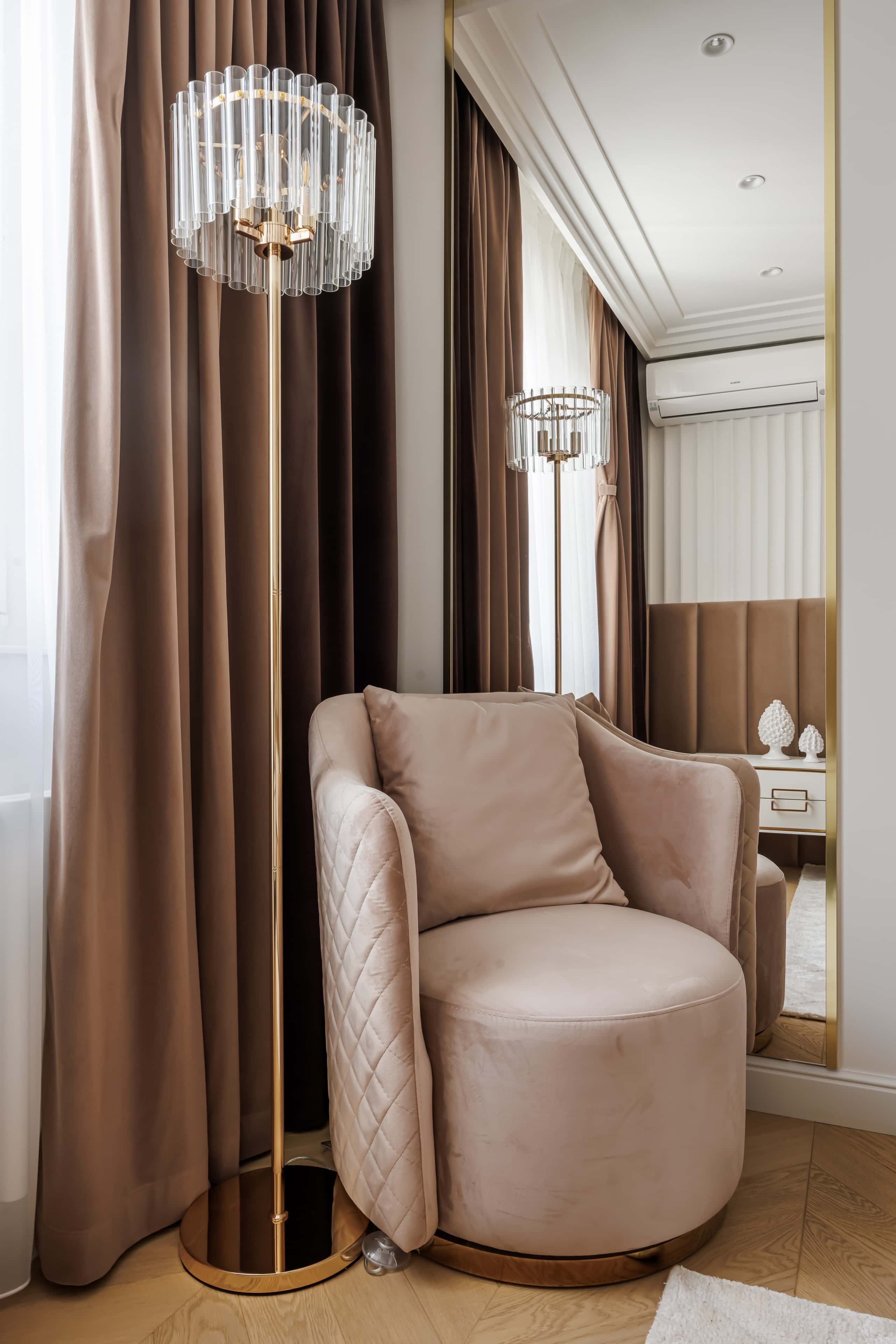 Зображення квартири після ремонту в стилі неокласика, дизайн для сім'ї з дітьми