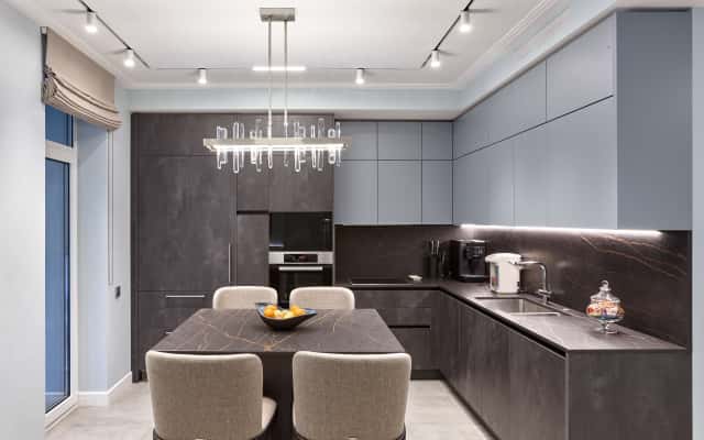 Сучасний дизайн спальні після ремонту: світлі тони та мінімалізм в інтер'єрі квартири