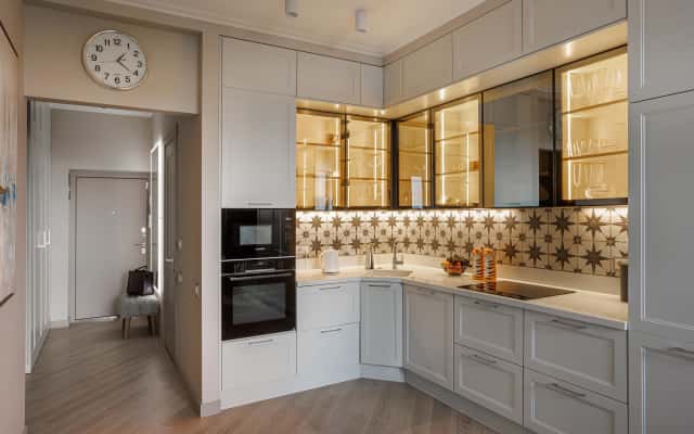 Сучасний ремонт великої квартири в стилі неокласика, фотографії після завершення робіт.