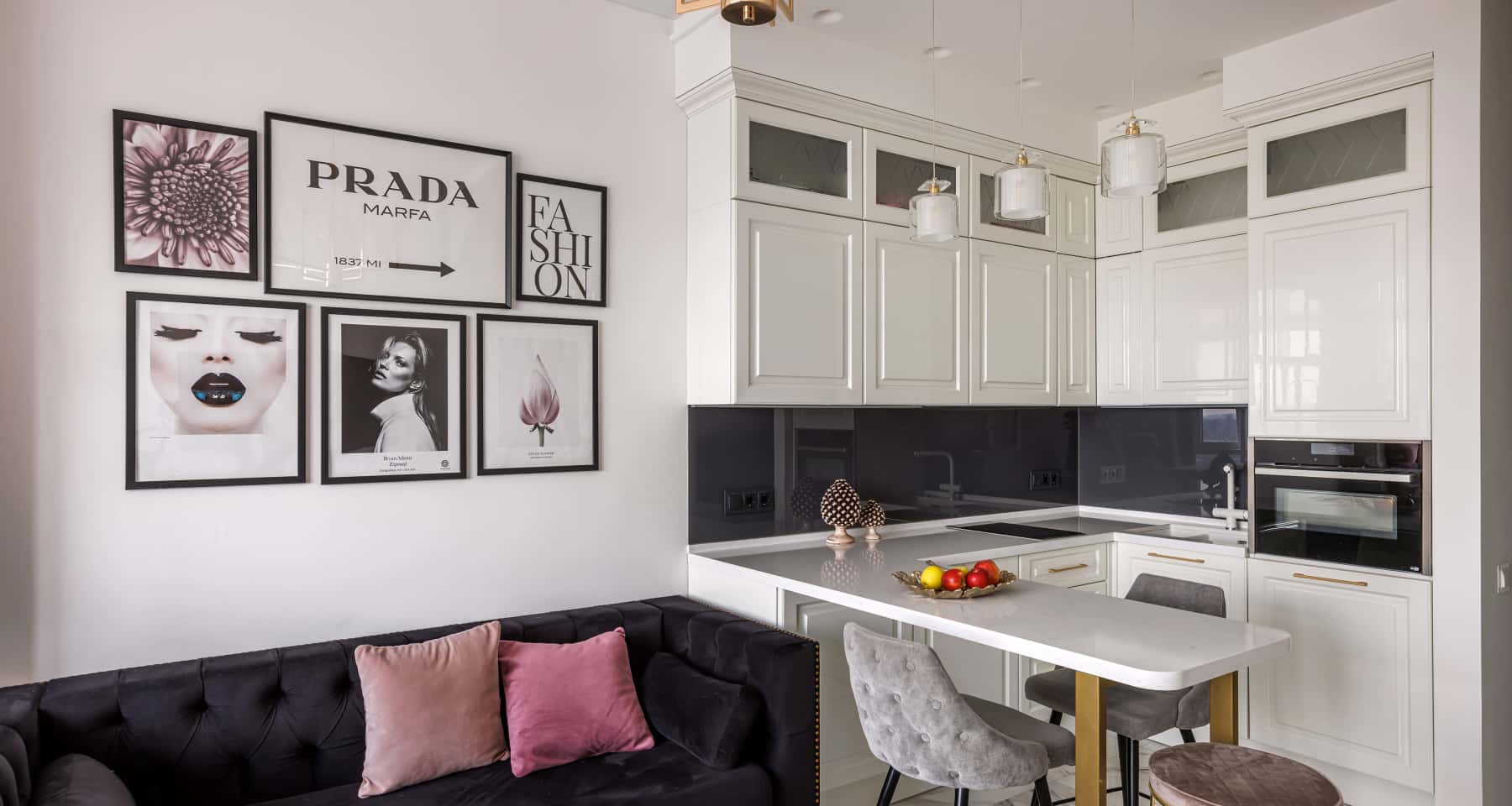 Інтер'єр спальні після ремонту квартири: використання натуральних матеріалів і текстур.