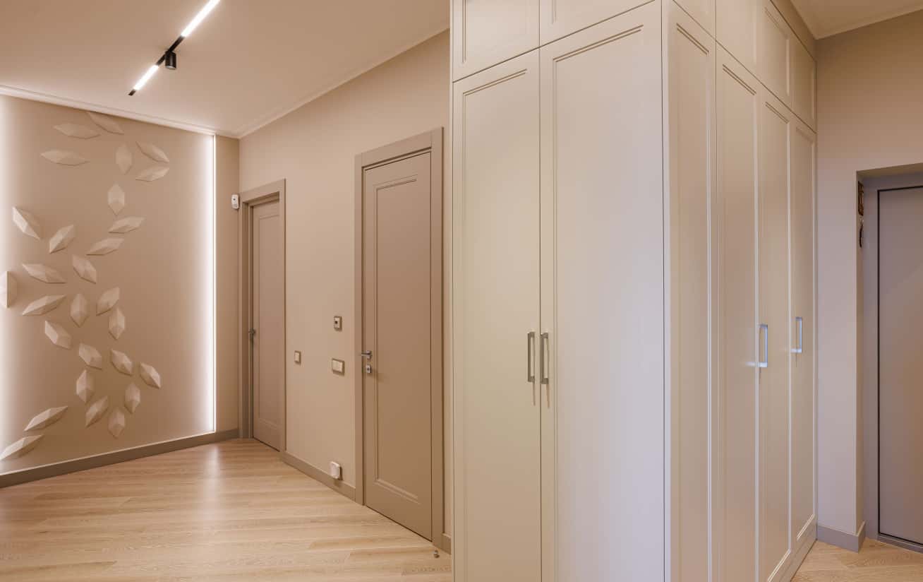 Фото дизайну інтер'єру квартири в неокласичному стилі після завершення ремонту.