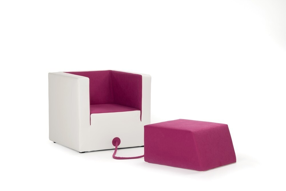 Елегантний дизайн меблів-трансформерів для створення затишного інтер'єру в маленькій квартирі 2026.