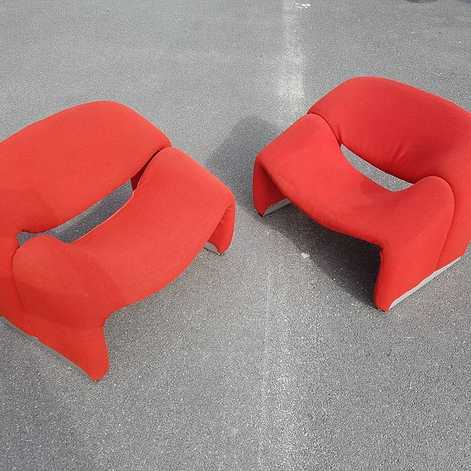 Ретро крісло Сучасний дизайн з ретро кріслом, що поєднує комфорт та вишуканий стиль.