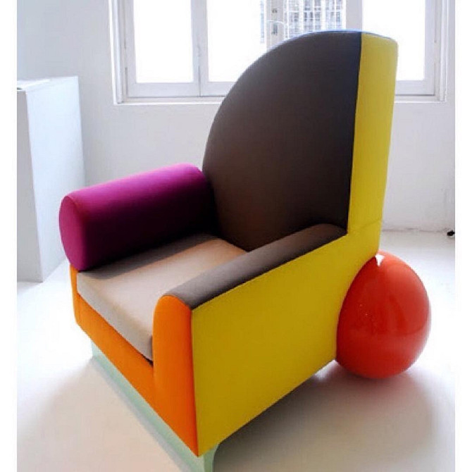 Ретро в сучасності Реалістичне поєднання ретро меблів з сучасним інтер'єром, гра текстур та кольорів.