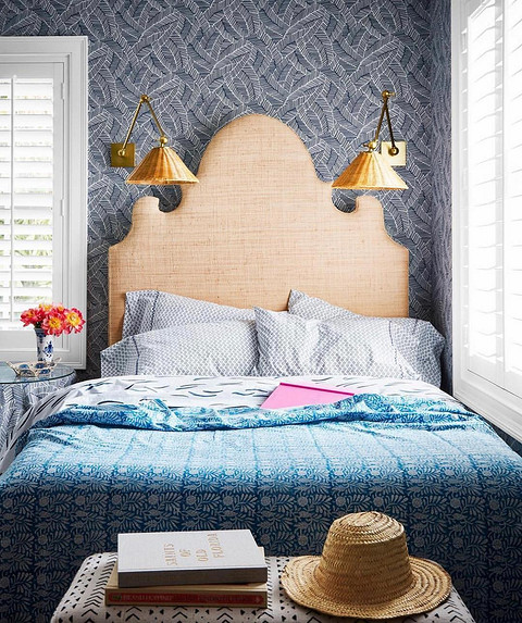 Узголів'я капітоне Елегантний дизайн спальні 2026 з високим ліжком з узголів'ям капітоне.