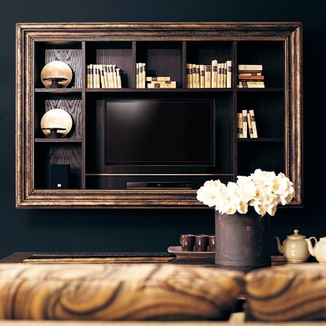 Мінімалізм 2026 Мінімалістичний дизайн ніші під телевізор 2026 у світлих тонах, вбудований у стіну.