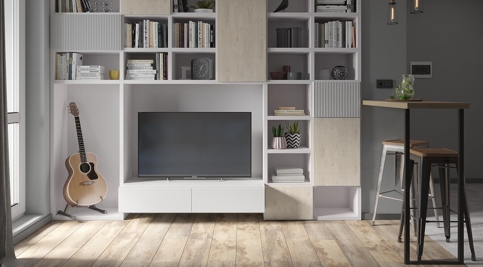 Затишна ніша Сучасна ніша під телевізор з дерев'яними полицями та підсвіткою у вітальні.