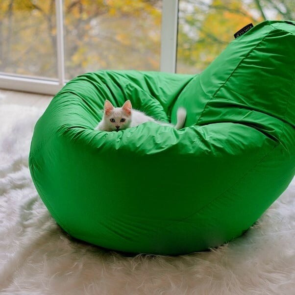 Текстури та кольори тканини для крісла-мішка: вибір матеріалів для комфорту.