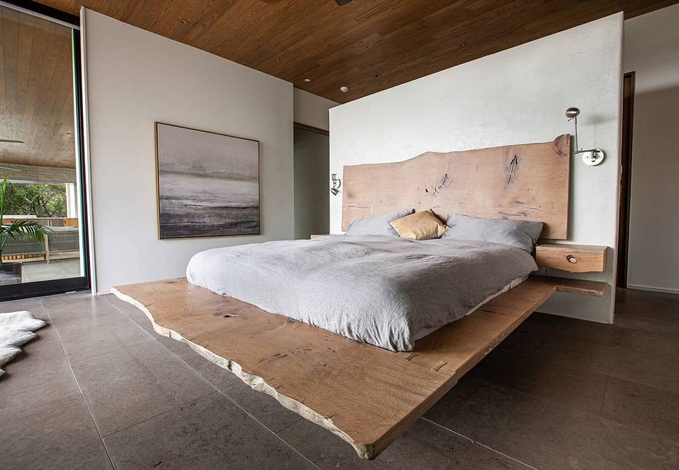 Стильне підвісне ліжко з дерев'яною основою для сучасної спальні з характером, дизайн 2026.