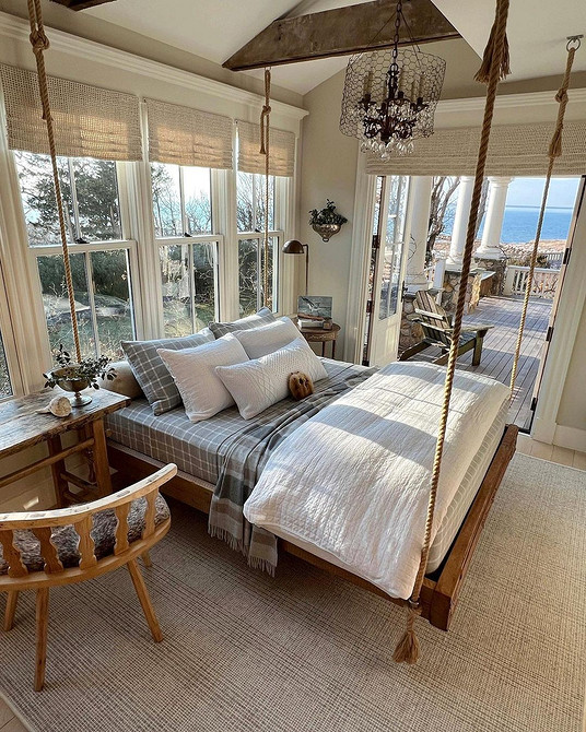 Підвісне ліжко з балдахіном: романтичний стиль та комфорт в спальні.