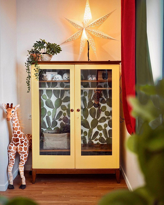 Реставрація крісла Відреставроване вінтажне крісло з новою тканиною: оновлення меблів своїми руками.