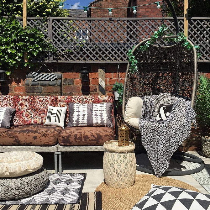 Крісло-гамак: оригінал Нестандартне підвісне крісло-гамак - оригінальний елемент дизайну інтер'єру дачі.