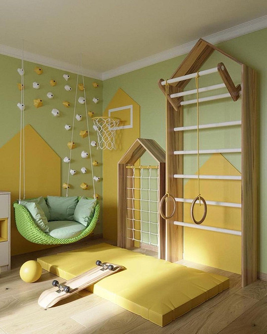 Зручне підвісне крісло з подушками, ідеальне місце для відпочинку та читання.