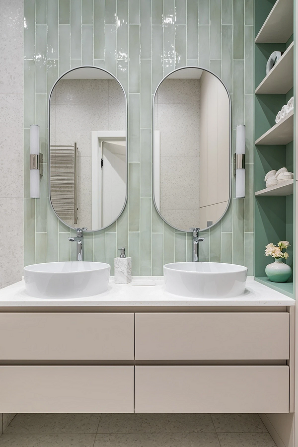 Металеві полиці в стилі лофт: рослини та книги в незвичайному дизайні.