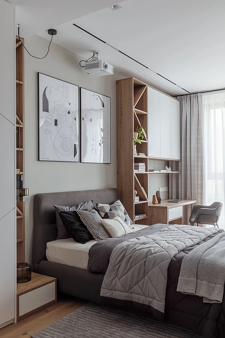 Панорамний Стиль Сучасна спальня з великим сірим ліжком та панорамними вікнами, стиль 2026.