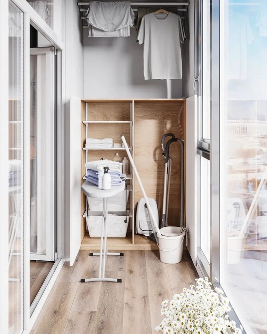 Практичний балкон: шафа для зберігання інструментів та інших речей