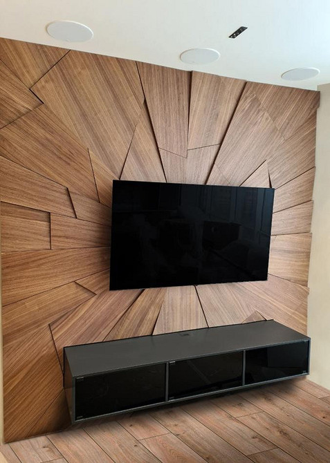 Тумба під телевізор з дерева в класичному стилі для затишної вітальні.