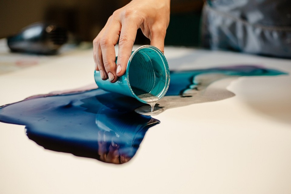 Ефектна стільниця з епоксидної смоли: ідея декору для вашого дому в 2026.