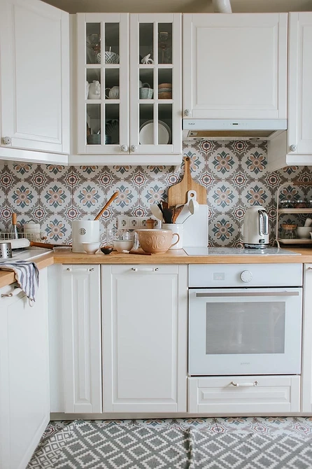 Захист від вологи 2026 Дерев'яна стільниця в дизайні ванної кімнати, захищена від вологи.