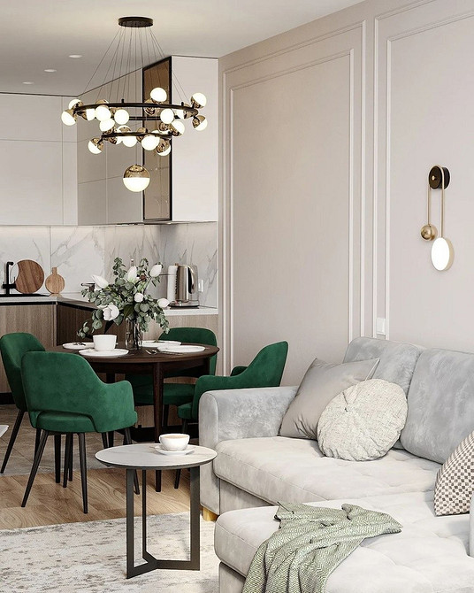 Маленький кутовий диван на кухні, ідеальний для невеликих приміщень.