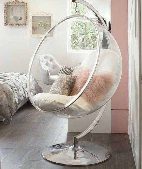 Прозорі полиці для книг: мінімалістичний дизайн, функціональність та легкість прозорих меблів.