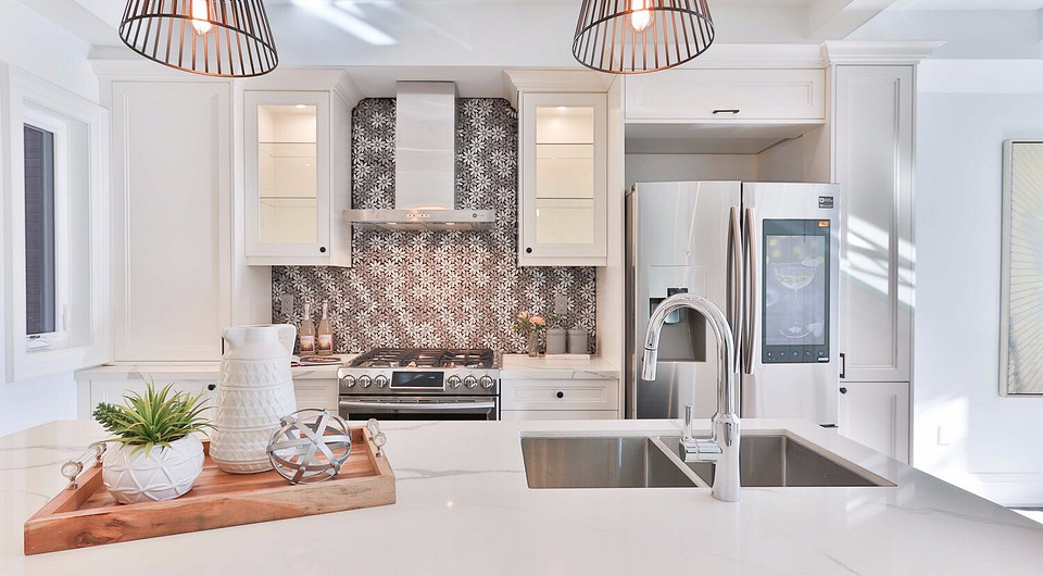 Кухня прокидається: освіжіть фасади, заощадивши бюджет — заміна кухонних фасадів
