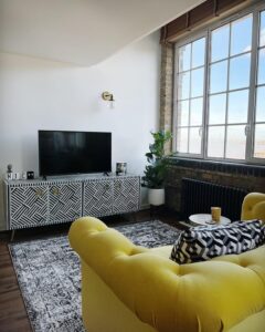 Жовтий диван в інтерєрі: Створюємо сонячний та гармонійний простір. — Жовтий диван